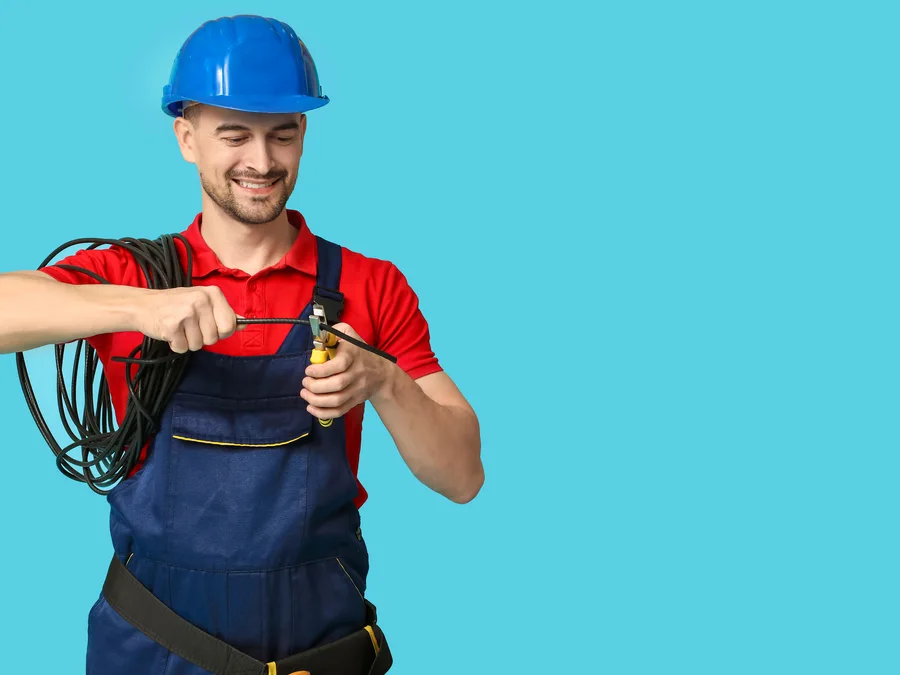 Prises et circuits par un électricien à Paris